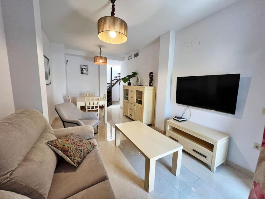 Nuevo Y Exclusivo Atico De Playa Appartamento Fuengirola